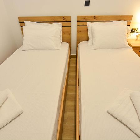 Serenity Residence ซิโลกาสโตร ภายนอก รูปภาพ