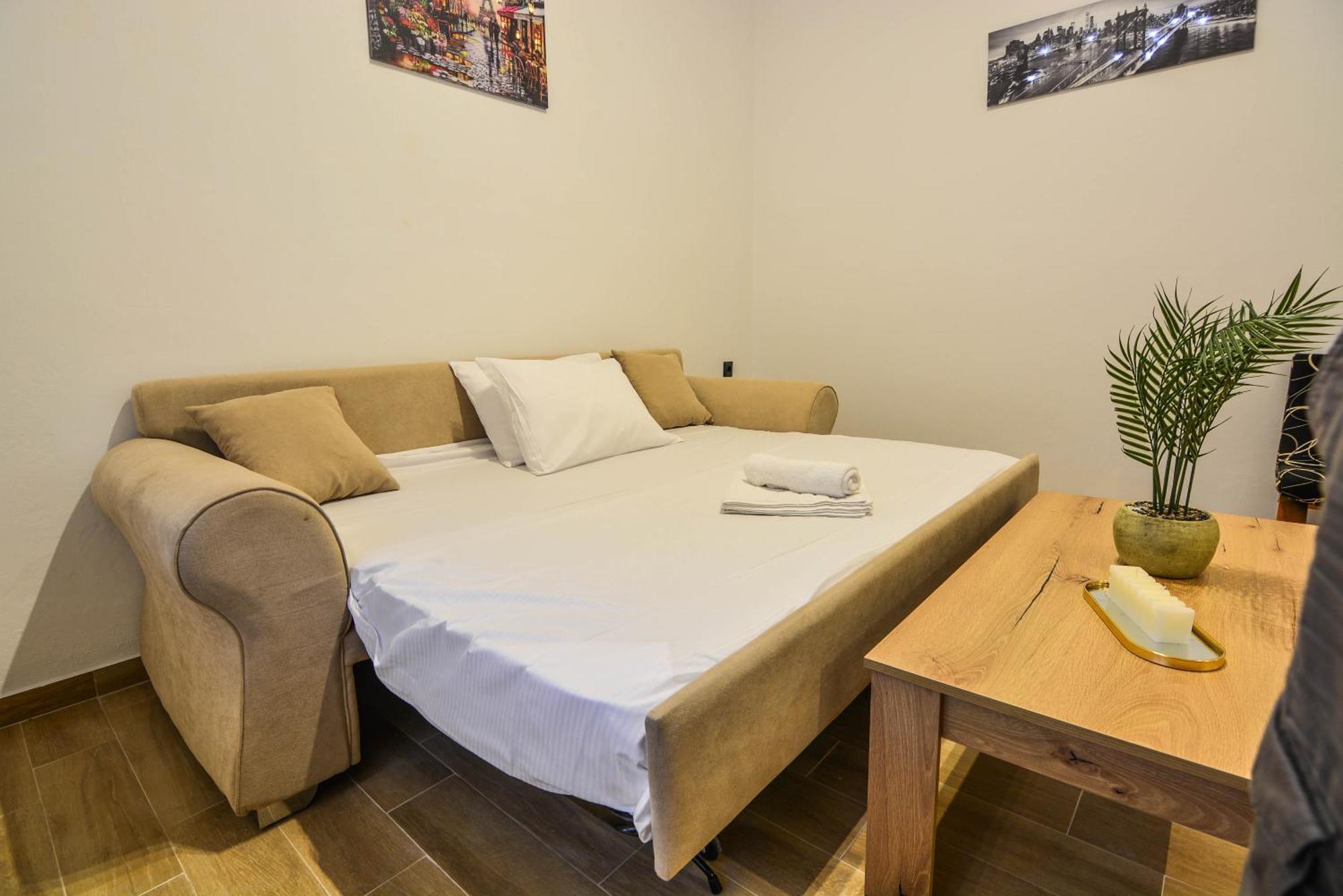 Serenity Residence ซิโลกาสโตร ภายนอก รูปภาพ