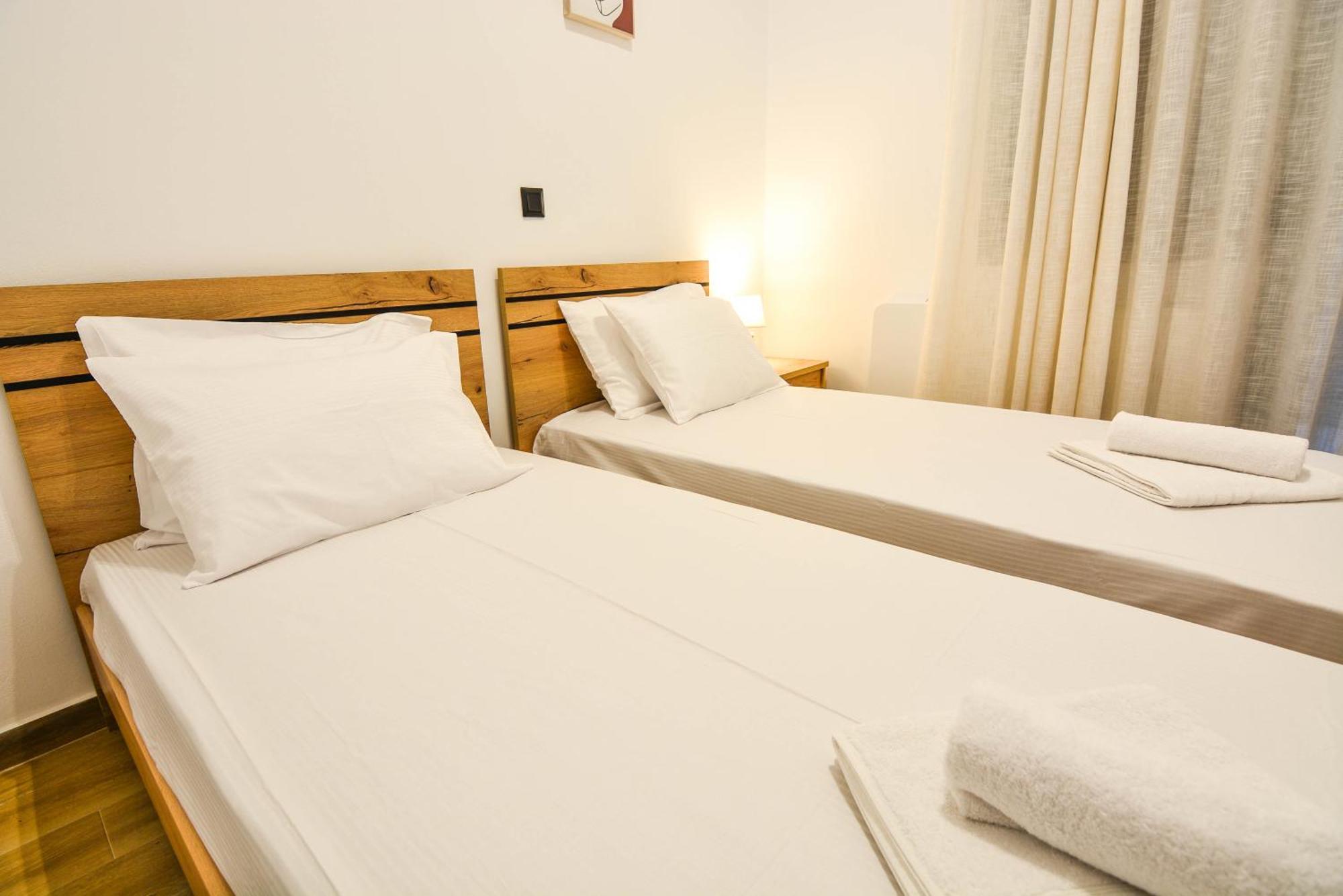 Serenity Residence ซิโลกาสโตร ภายนอก รูปภาพ